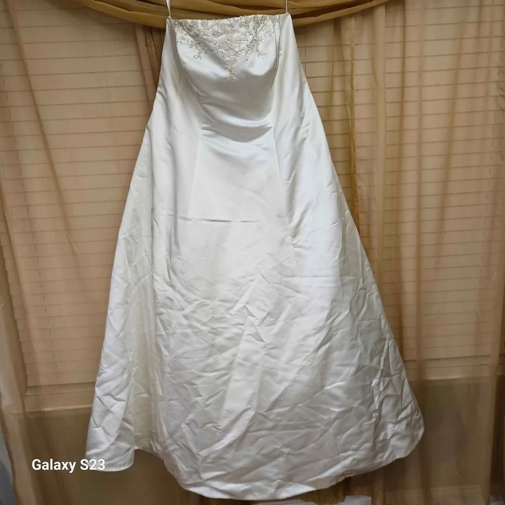 David's Bridal Ivory Lace Long Sleeve Dress - Picture 3 of 10